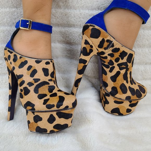 London Trash WYNNE Pony Hair 2" Platform 6.5" Heels - Picture 7 of 10